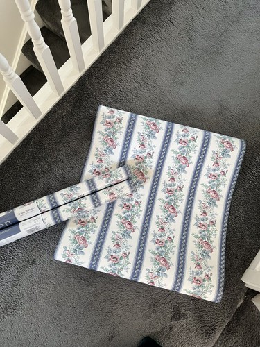 Rolls pretty vintage - ,