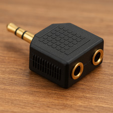 Splitter adapter plug for dual input jack 3.5mm audio headphone jack