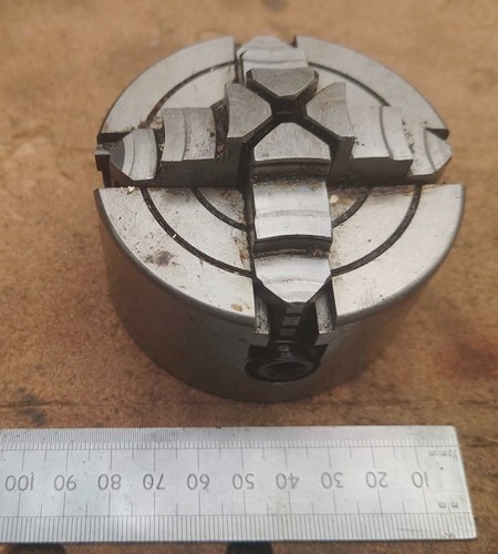 Jaw independent lathe chuck - 4,