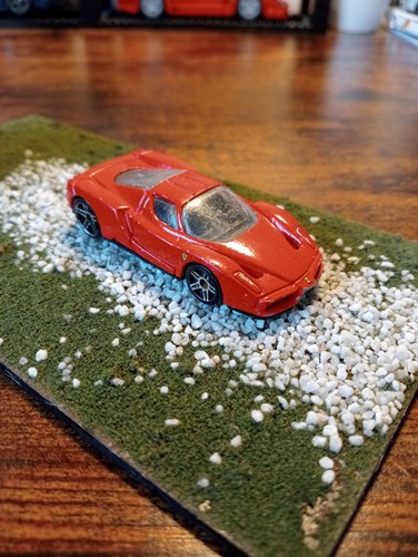 Hot wheels ferrari - ferrari, •