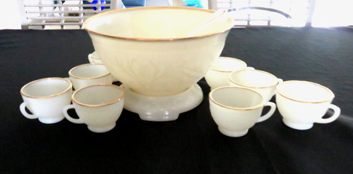 Hocking ivory sandwich - 13, pc