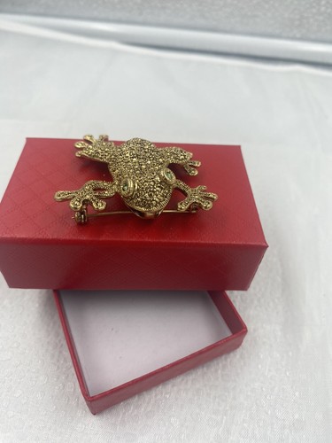 Animal gold fashion - gold, brooch