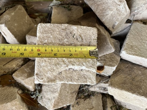 200 buff coloured stone - ca,