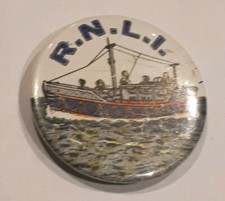 RNLI - Royal National Lifeboat Inst.  - Badge 1980's