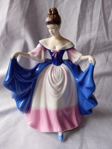 Royal doulton hn4720 pretty - royal,
