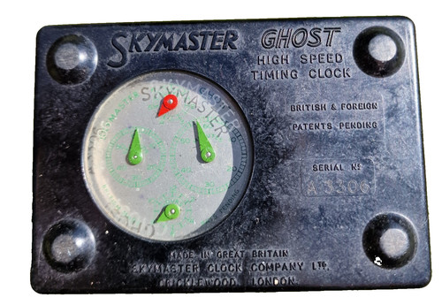 Working skymaster ghost - working, pigeon