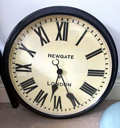 Newgate round wall - newgate,