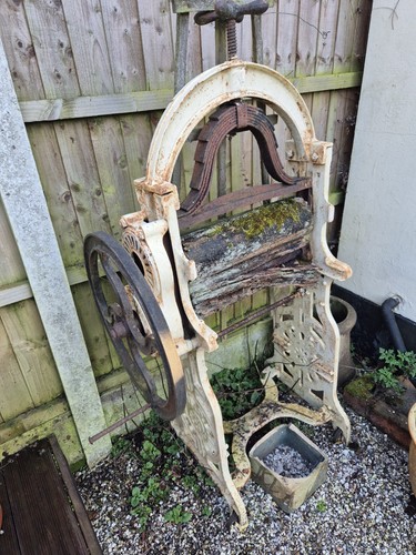 Victorian cast iron mangle - victorian, in