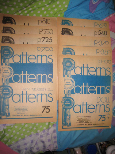 Vtg 1970s blue ribbon patterns - blue,