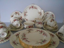 ROYAL ALBERT "LAVENDER ROSE"