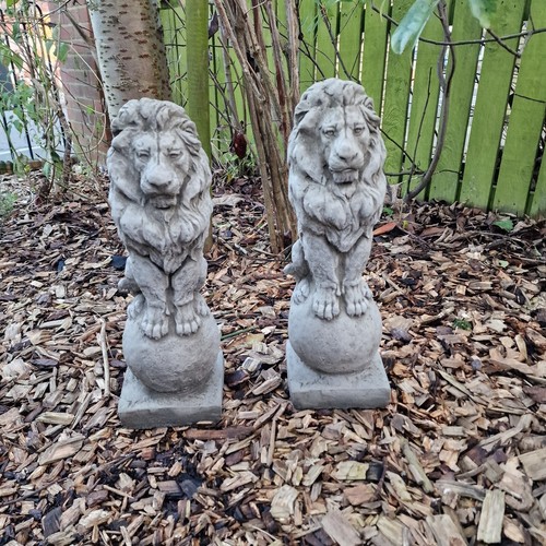 Pair stone lion - pair, ball