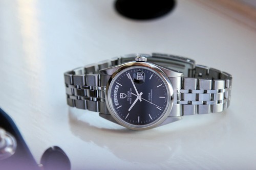 Tudor prince date day 76200 - tudor, date-day