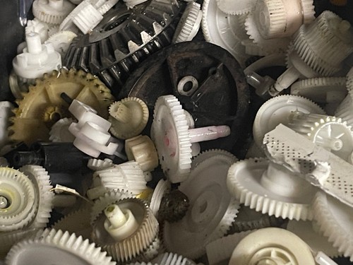 200g mixed plastic metal cogs - mixed,