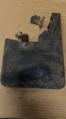 Ford escort mudflap - 2,