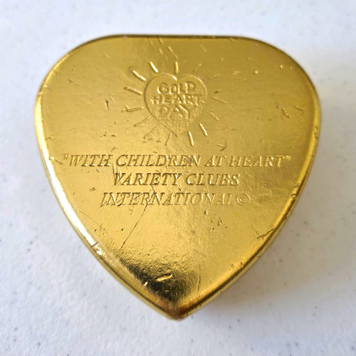 Small gold metal - metal, heart-shaped