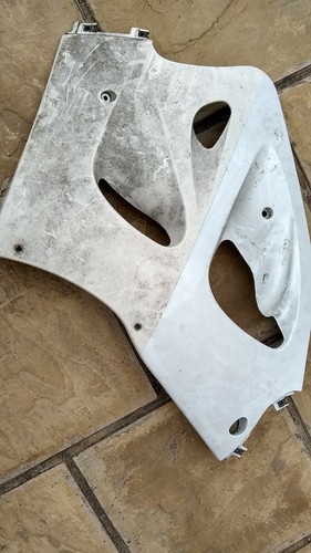 Suzuki gsxr 600 srad right - 600,