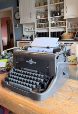 1940s Underwood Standard