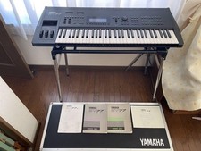 YAMAHA SY77 Music Synthesizer