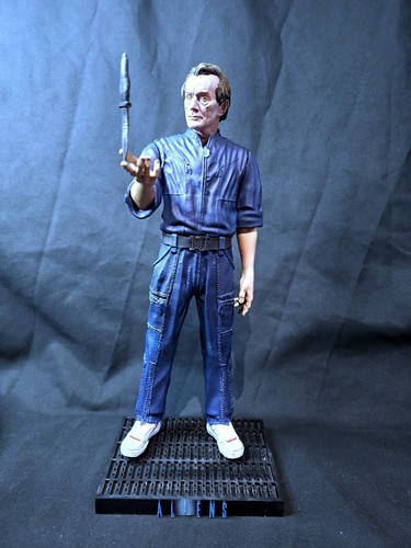 Aliens bishop statue - aliens,