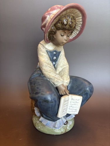 Lladro 2155 cansadita dozing - 2155, "dozing"