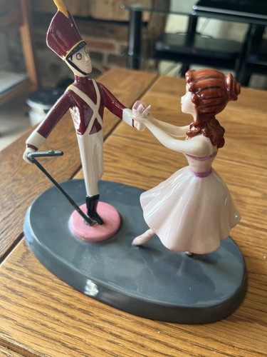 Disney showcase collection - disney,