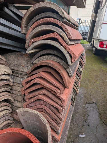Reclaimed roofing tiles ridge - tiles,