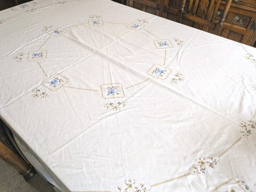 Large vintage round tablecloth - large,