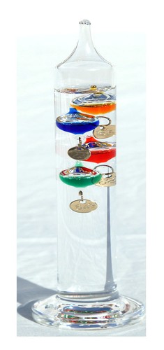 18cm tall free standing