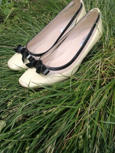 Bennett beige and black - and,