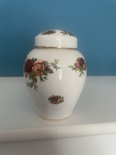 Beautiful royal albert old - royal,