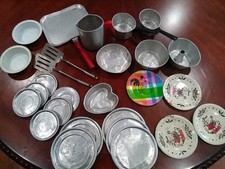 Vtg 25 Pcs Aluminum Metal