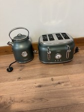 Tower Renaissance Kettle and 4