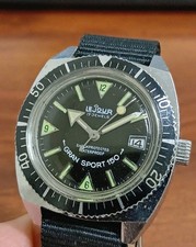 Vintage Le Jour 17 Jewel Skin Diver  Rotating bezel Manual Wind FRANCE