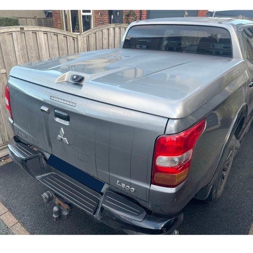 Mitsubishi l200 tonneau cover - mitsubishi,