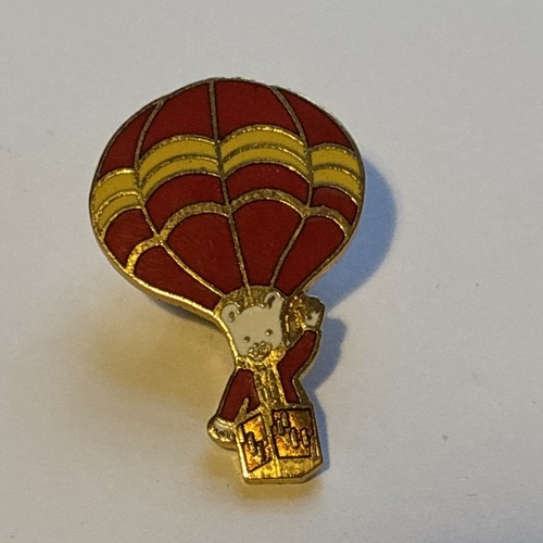 Rupert bear metal badge - bear, badge.