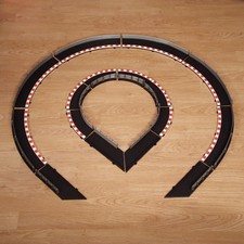 Scalextric 1:32 Sport Black Borders & Barriers - 6 Outer, 6 Inner, 4 Lead In