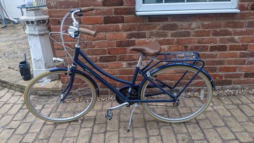 Amazing condition blue - blue, bobbin