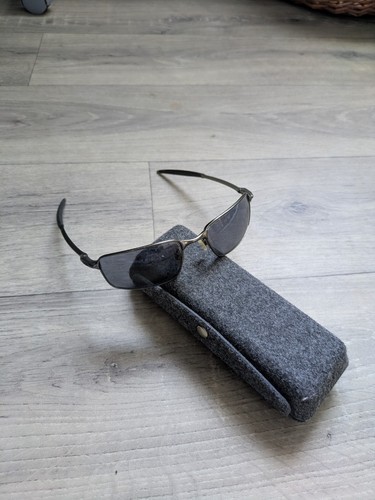 2000 oakley rare square - oakley, wire