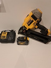 Dewalt DCN692 Nail Gun 1st Fix