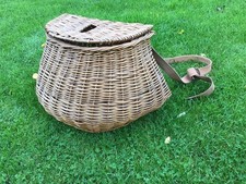 Large Vintage Wicker Fishing Basket Creel or Foraging Basket Fisherman fly fish