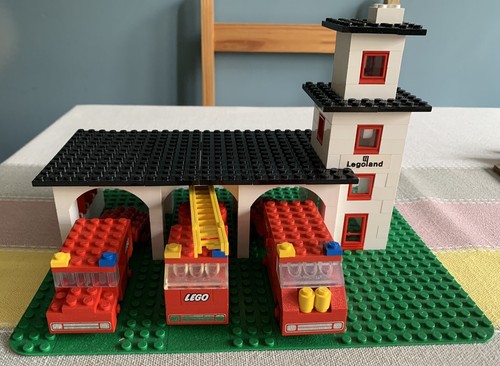 Vintage lego fire station set - station, (set