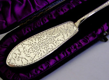 SUPERB CASED LARGE ENGLISH VICTORIAN STERLING BUTTER SPREADER 1884 ANTIQUE 44g