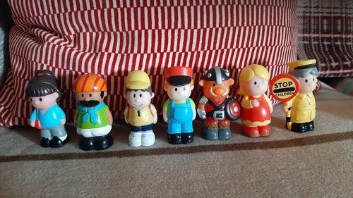 Happyland elc figure bundle - bundle, 7