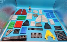 LEGO PIECE LOT SMALLER PLATES & BASE BOARDS PLATFORMS WITH FIGURE