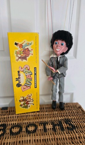 Pelham puppet pop - puppet, singer