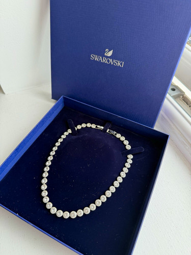 Swarovski genuine una - swarovski,