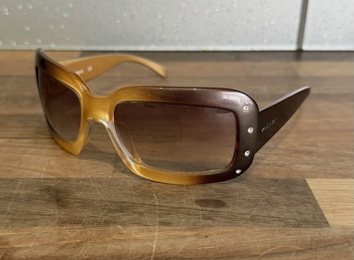 Vogue 2460 sunglasses color - 2460,