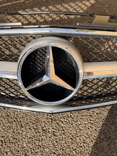 Genuine front radiator grille