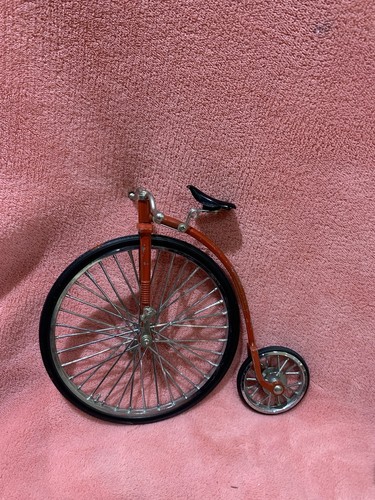 Die cast model red - cast, penny