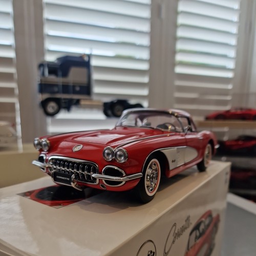 Rare autoart 1958 chevy - 1/18,